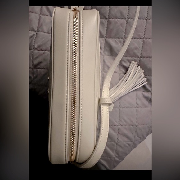 Authentic Saint Laurent Lou leather shoulder bag in excellent condition - Picture 11 of 13